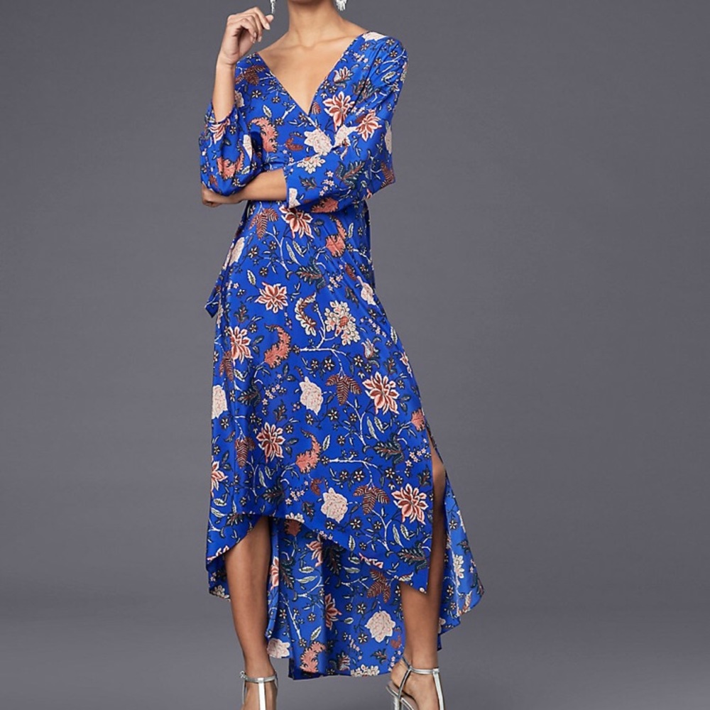 DVF 100% silk Long Sleeve Asymmetric Hem Dress